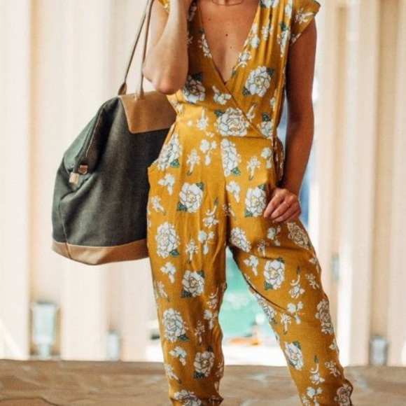 Alohiwai kiele romper/Jumpsuit large - Picture 1 of 5